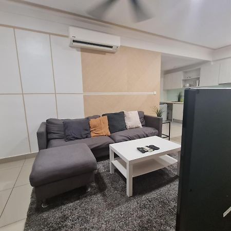 Lovely 3-Bedroom Serviced Apartment @ Cyberjaya Buitenkant foto