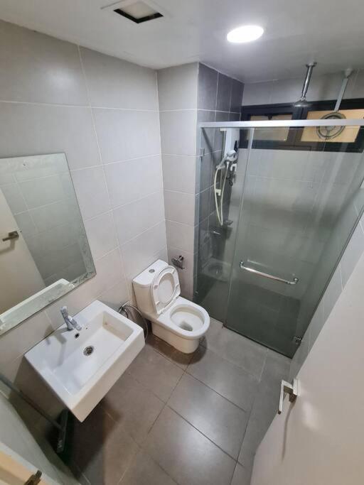 Lovely 3-Bedroom Serviced Apartment @ Cyberjaya Buitenkant foto