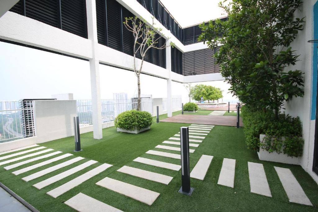 Lovely 3-Bedroom Serviced Apartment @ Cyberjaya Buitenkant foto