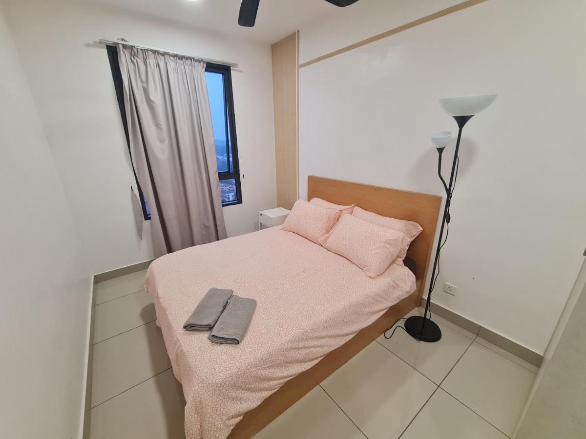 Lovely 3-Bedroom Serviced Apartment @ Cyberjaya Buitenkant foto