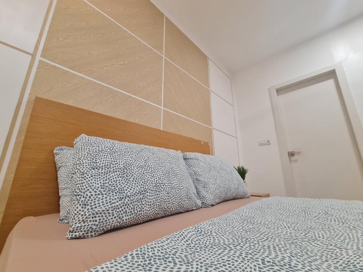 Lovely 3-Bedroom Serviced Apartment @ Cyberjaya Buitenkant foto