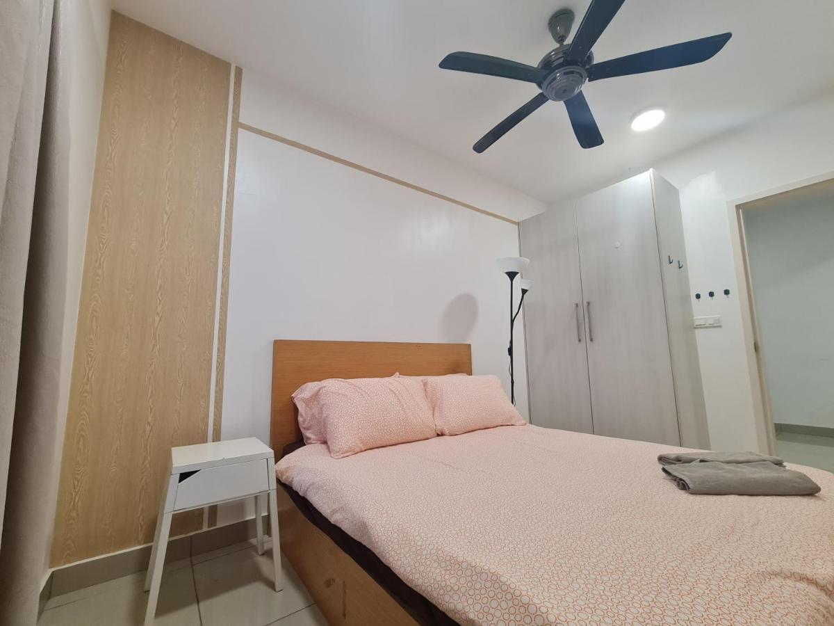 Lovely 3-Bedroom Serviced Apartment @ Cyberjaya Buitenkant foto